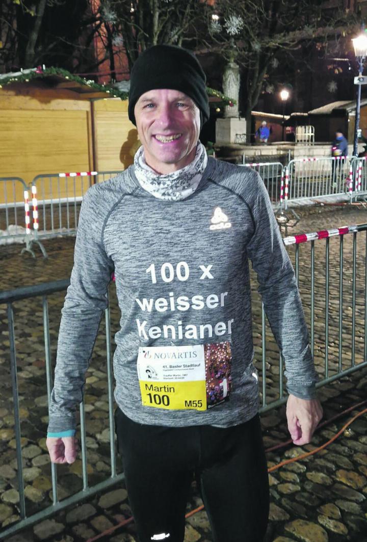 Am Basler Stadtlauf: Martin Trauffer macht die «100» voll – passend zur Startnummer.