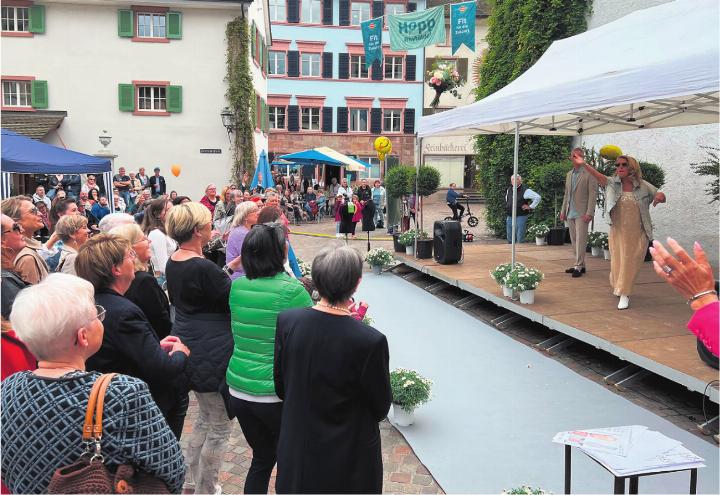 Da läuft was: Die Modeschauen ziehen jeweils viel Publikum an. Foto: Archiv NFZ