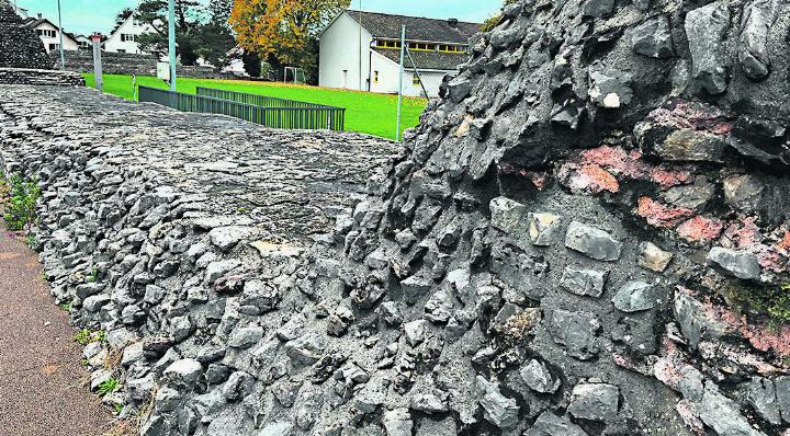 Das Mauerwerk ist stark beschädigt. Foto: Valentin Zumsteg
