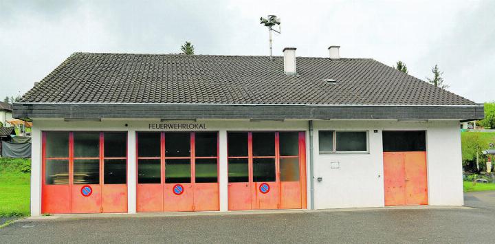 Wohnen, wo früher die Feuerwehr war: Die Gemeindeversammlung in Wegenstetten befindet über den entsprechenden Baurechtsvertrag. Foto: Archiv NFZ