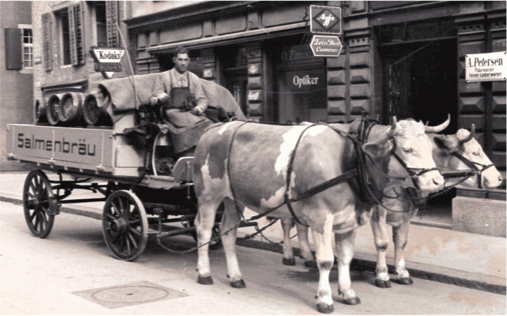 Bierauslieferung von Salmenbräu vor dem Restaurant Post in der Kupfergasse nach 1919. Fotos: Fricktaler Museum Rheinfelden