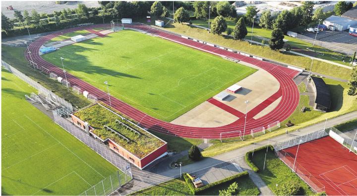 Auf der Süd- und Nordseite soll die Leichtathletikanlage mit Tribünenelementen ergänzt werden. Foto: Sascha Roth