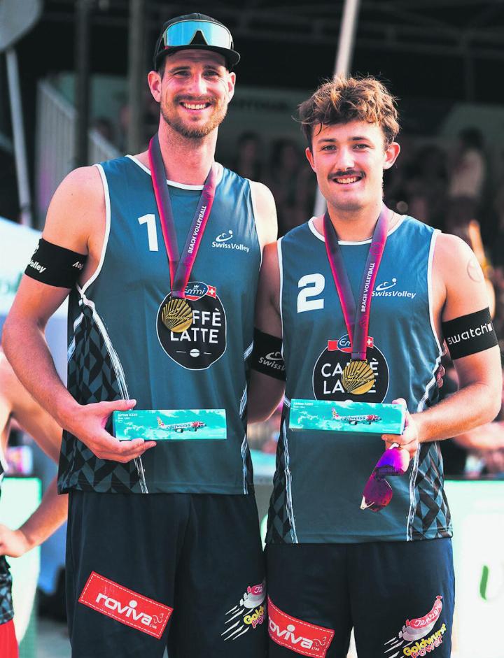 Adi Heidrich (links) und Leo Dillier holen sich die Bronzemedaille. Foto: zVg