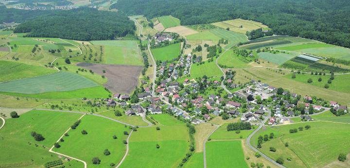 Der kleine Violenbach in Olsberg soll mehr Platz erhalten. Gleichzeitig plant die Gemeinde eine Verbesserung des Hochwasserschutzes. Foto: Gerry Thönen