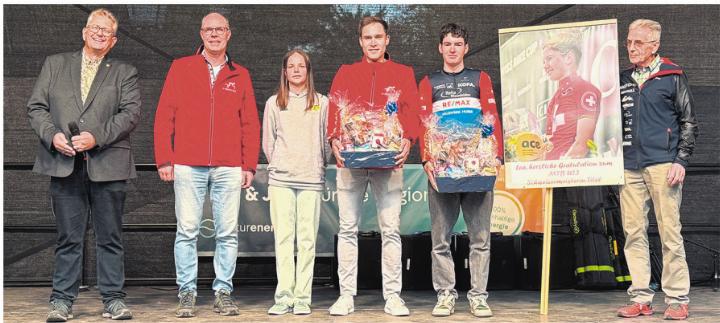 Stadtrat René Leuenberger (von links), Lukas Zumsteg, Alissa Pflugshaupt, Cyrill Steinacher, Jan Huber und Theo Obrist (mit Foto von Lea Huber). Foto: sh