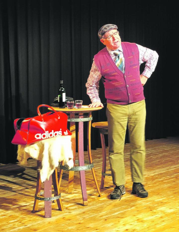 Getarnt als naiv-hinterwäldlerischer Entlebucher bringt Veri seine Beobachtungen aus dem Alltag mit träfem Witz auf die Bühne und ins lachende Publikum. Foto: zVg