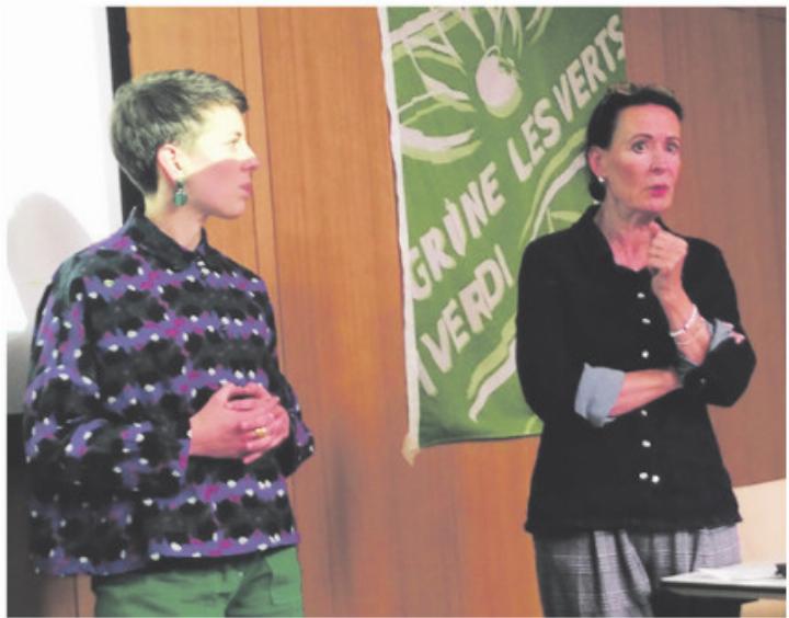 Bea Bieber und Lisa Mazzone bei der Diskussion um die Service-citoyen-Initiative. Foto: zVg Bea Bieber und Lisa Mazzone bei der Diskussion um die Service-citoyen-Initiative. Foto: zVg