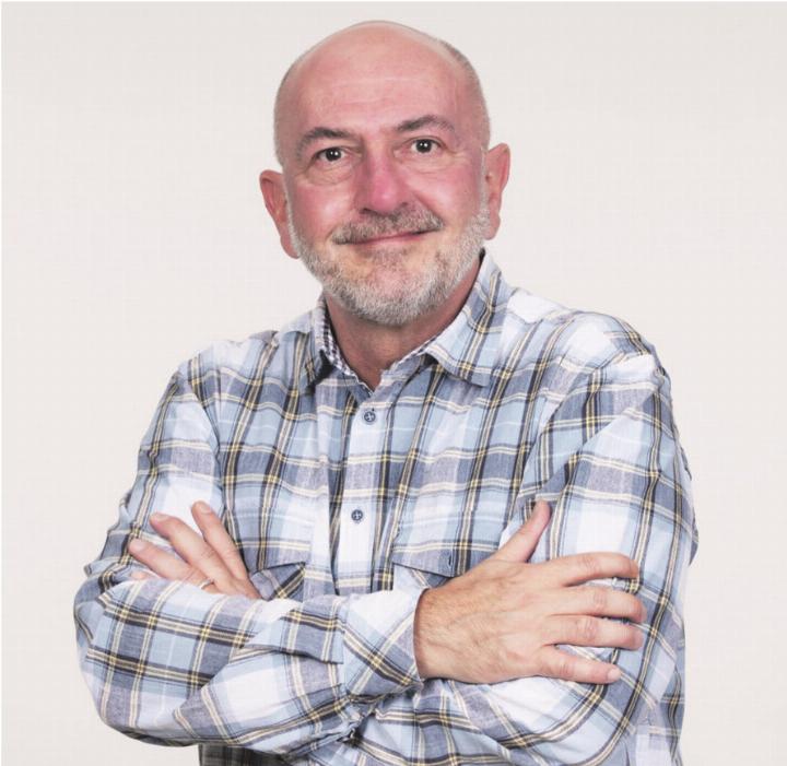 Markus Bundi wird für sein langjähriges und vielseitiges Engagement für die Förderung literarischer Vermittlungsformen ausgezeichnet. Foto: zVg