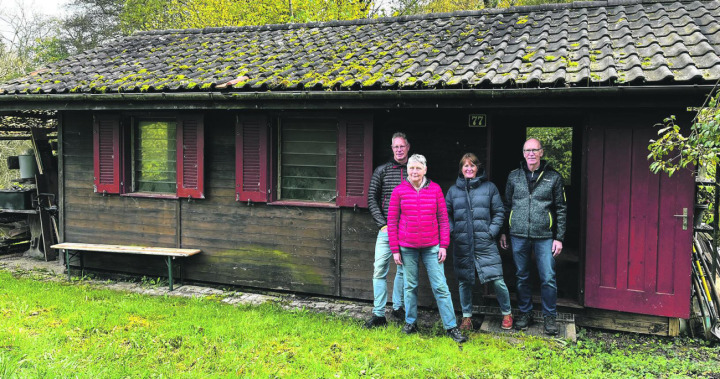 Sie sind die treibenden Kräfte des «Bienenzentrums»: Michael Schindler (von links), Brigitte Denk, Anna Tina Heuss und André Lanz. Foto: Valentin Zumsteg