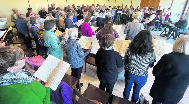 Probesamstag mit den Chorleitern und dem Komponisten in Stein. Foto: zVg