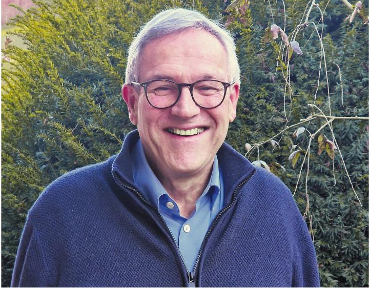 Bruno Tütsch engagiert sich gerne für andere Menschen und für das Gemeinwohl. Dabei liebt er es, im Hintergrund zu bleiben. Foto: Bernadette Zaniolo