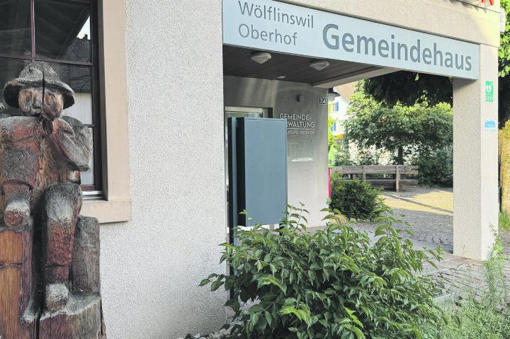 Die Zusammenarbeit in diesem Gebäude am Dorfplatz von Wölflinswil soll auf eine neue Basis gestellt werden. Foto: Simone Rufli