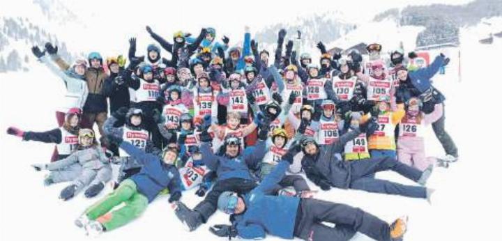 Die Teilnehmenden des Schneesportlagers. Foto: zVg