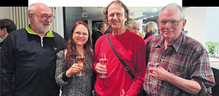 Die Hauptdarsteller Stephan Güdemann (v. l.), Irène Dillier und Isidor Zehnder mit Filmemacher Theodor Boder. Foto: Petra Schumacher Die Hauptdarsteller Stephan Güdemann (v. l.), Irène Dillier und Isidor Zehnder mit Filmemacher Theodor Boder. Foto: Petra Schumacher