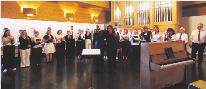 Beide Chöre zeigten sich in Bestform und begeisterten das Publikum. Foto: zVg