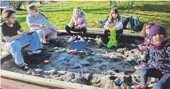 Der neue Sandkasten am Standort Effingen der Tagesstrukturen Böztal erfreut sich grosser Beliebtheit. Foto: zVg