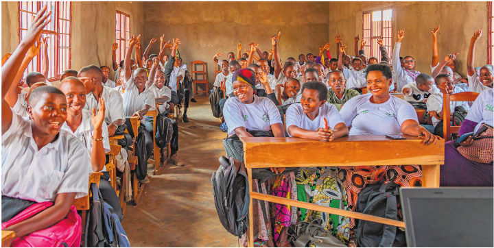 Aufklärung in einer Schulklasse durch Health Priority, einen lokalen Partner von Burundikids Schweiz. Foto: zVg Aufklärung in einer Schulklasse durch Health Priority, einen lokalen Partner von Burundikids Schweiz. Foto: zVg
