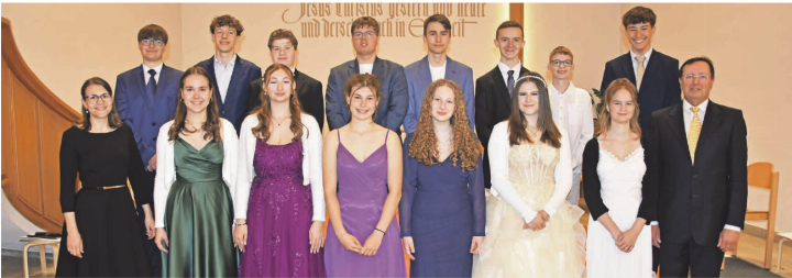 Konfirmiert wurden: Lena Cornelia Fäh, Janick Silvan Fehrenbach, Max William Grüninger, Lorenzo Heger, Ryan Hichri, Noah Elias Jäger, Fiona Kaufmann, Leon Elia und Luana Carmen Koller, Yannick Maël Müller, Sherley Shelby Schlingloff, Yannis Schneider, Dana Waldburger und Lia Sophie Wetzel. Foto: zVg