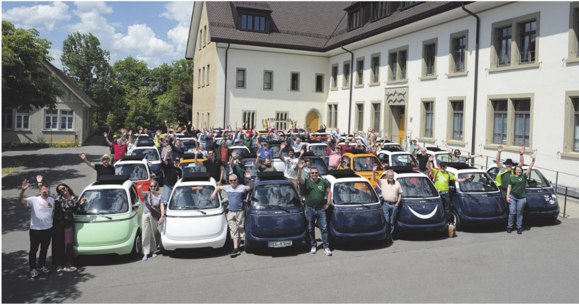 Über 40 Elektroflitzer fahren durch die Marktgasse - Das Bild wird blockiert. – Möglicherweise durch einen aktiven Adblocker.