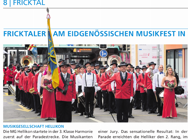 MUSIKGESELLSCHAFT HELLIKON Die MG Hellikon startete in der 3. Klasse Harmonie einer Jury. Das sensationelle Resultat: In der zuerst auf der Paradestrecke. Die Musikanten Parade erreichten die Helliker den 2. Rang, im zeigten trotz Regen eine hervorragende Parade, Konzertvortrag wurde man mit 92,00 und 95,00 welche mit 90,66 Punkten belohnt wurde. Später Punkten belohnt und setzte sich damit ebenfalls präsentierten sie dann noch ihren Konzertvortrag