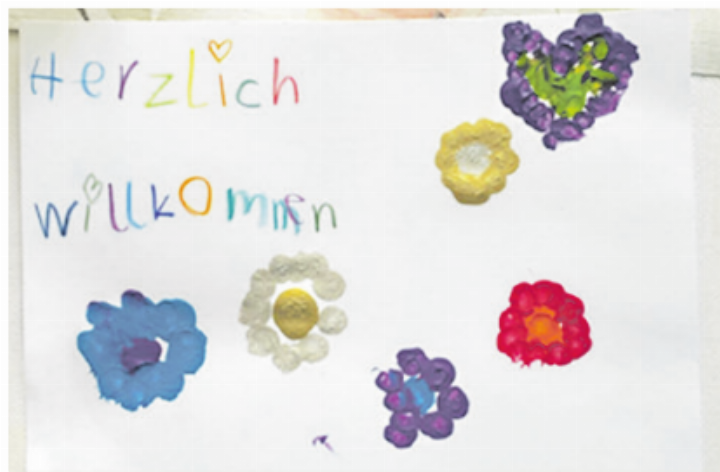 Die Willkommenskärtli der 1. und 2. Klasse sorgten für Freude. Foto: zVg