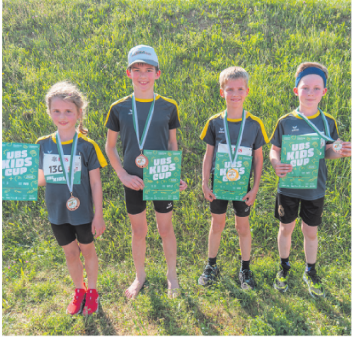 Polina Klimova (von links), Flurin Hasler, Jayden Hasler und Ben Cavrk. Foto: zVg