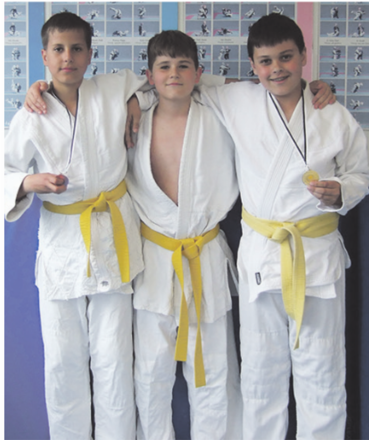 Starke Leistungen führen diese drei Judokas zu Edelmetall. Foto: zVg