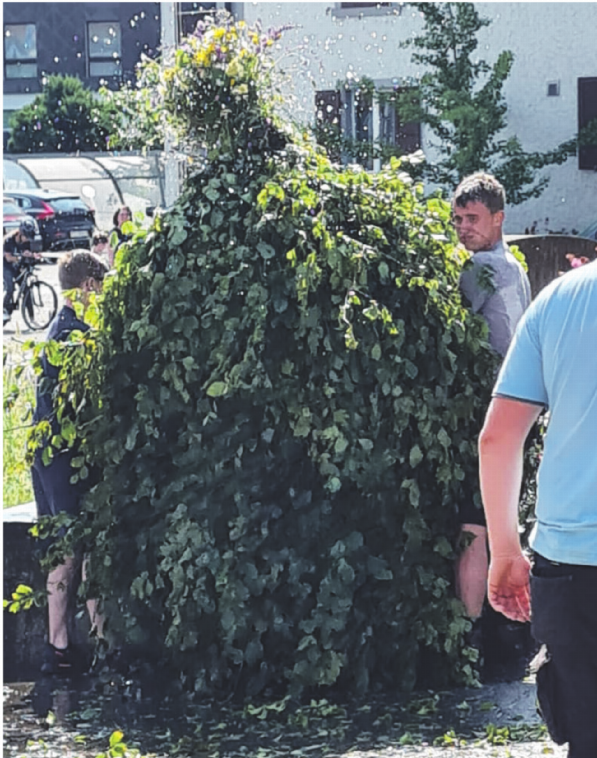 Pfingstsprützlig zieht in Gansingen von Brunnen zu Brunnen - Das Bild wird blockiert. – Möglicherweise durch einen aktiven Adblocker.