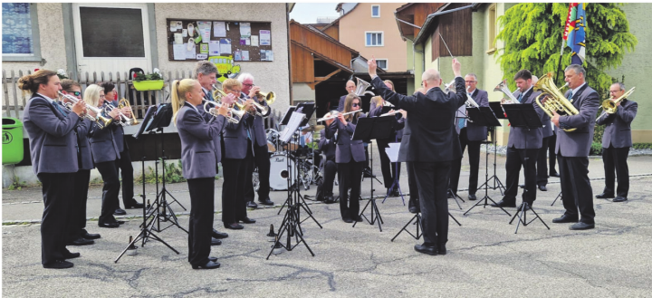 Die MG Herznach-Ueken erfreute das Publikum.
Foto: zVg