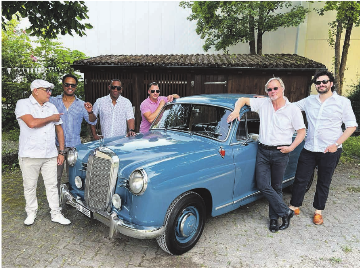 Los Capitanes Del Son sorgen für Salsa