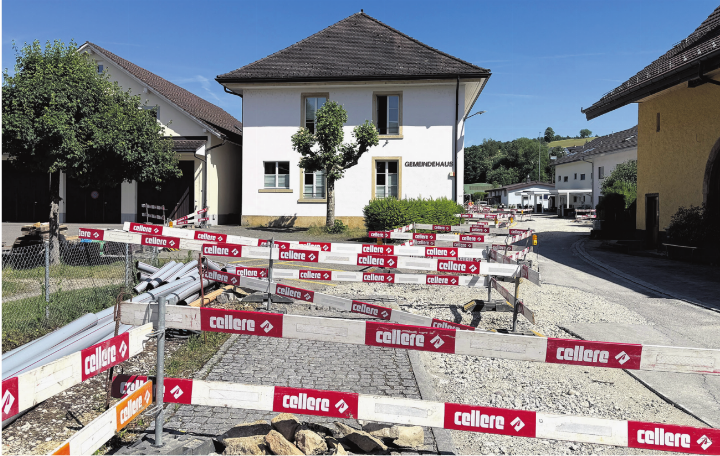 Wer nimmt die Hürde und erreicht den freiwerdenden Sitz im Gemeindehaus von Hornussen? Foto: Simone Rufli