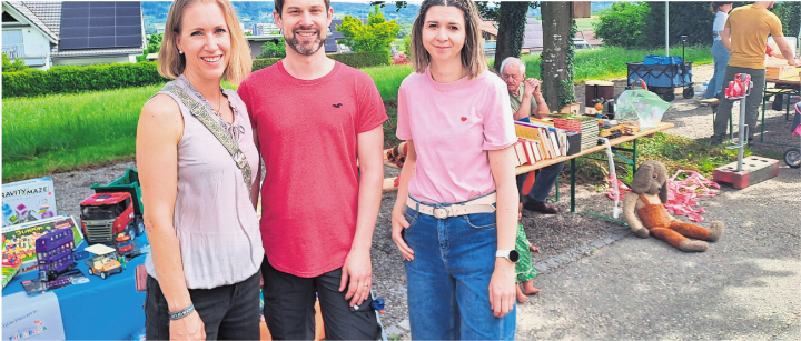 Zufriedene «Dorfmärt»-Organisatoren: Nicole Schmid (von links), Daniel Hunziker und Livia Hunziker. Fotos: Petra Schmumacher