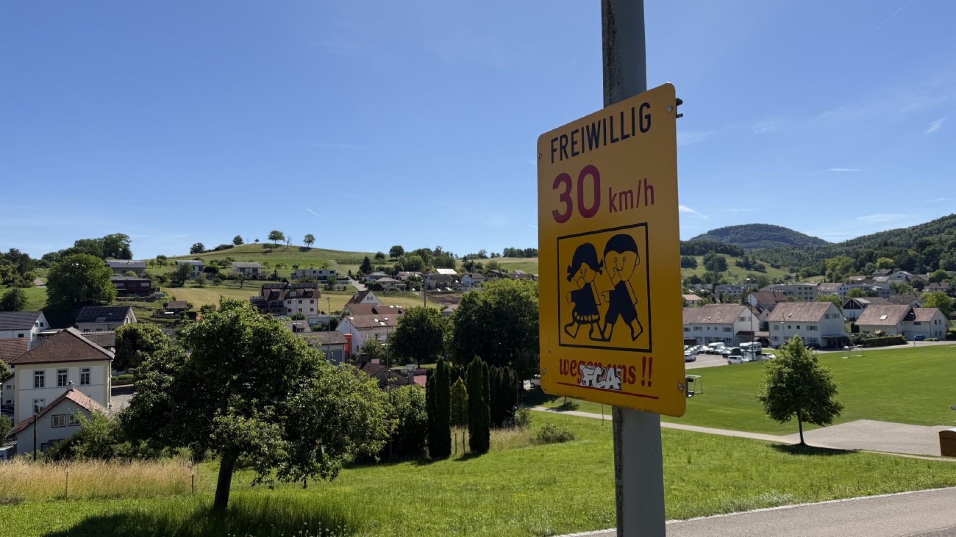 Herznach-Ueken: Nein zu Tempo 30 - Das Bild wird blockiert. – Möglicherweise durch einen aktiven Adblocker.
