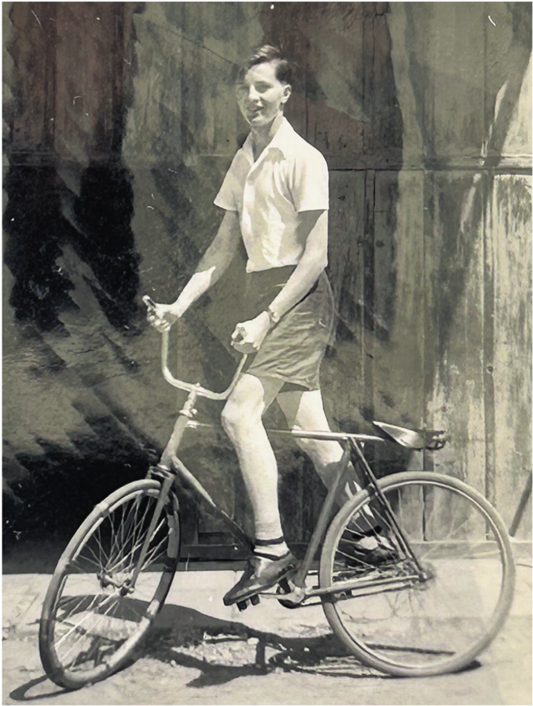 Seppi Soder 1956 bei seinem ersten Radball-Stehversuch und heute im Alter von 85 Jahren. Dazwischen liegen 70 Jahre.
Fotos: zVg Seppi Soder 1956 bei seinem ersten Radball-Stehversuch und heute im Alter von 85 Jahren. Dazwischen liegen 70 Jahre.
Fotos: zVg