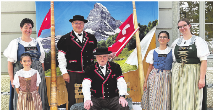 Die Spielgruppe Hoigümper feierte mit «Mir wei luege». Foto: zVg