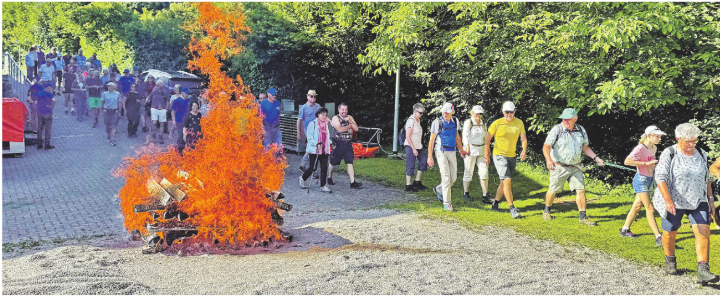 An der Bannwanderung erfuhren die Teilnehmenden viel Wissenswertes. Foto: zVg An der Bannwanderung erfuhren die Teilnehmenden viel Wissenswertes. Foto: zVg