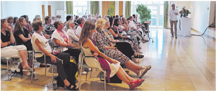 Im Gesundheitszentrum Fricktal trafen sich die Soroptimistinnen. Dabei wurden auch kunstvoll fotografierte Porträts gezeigt.
