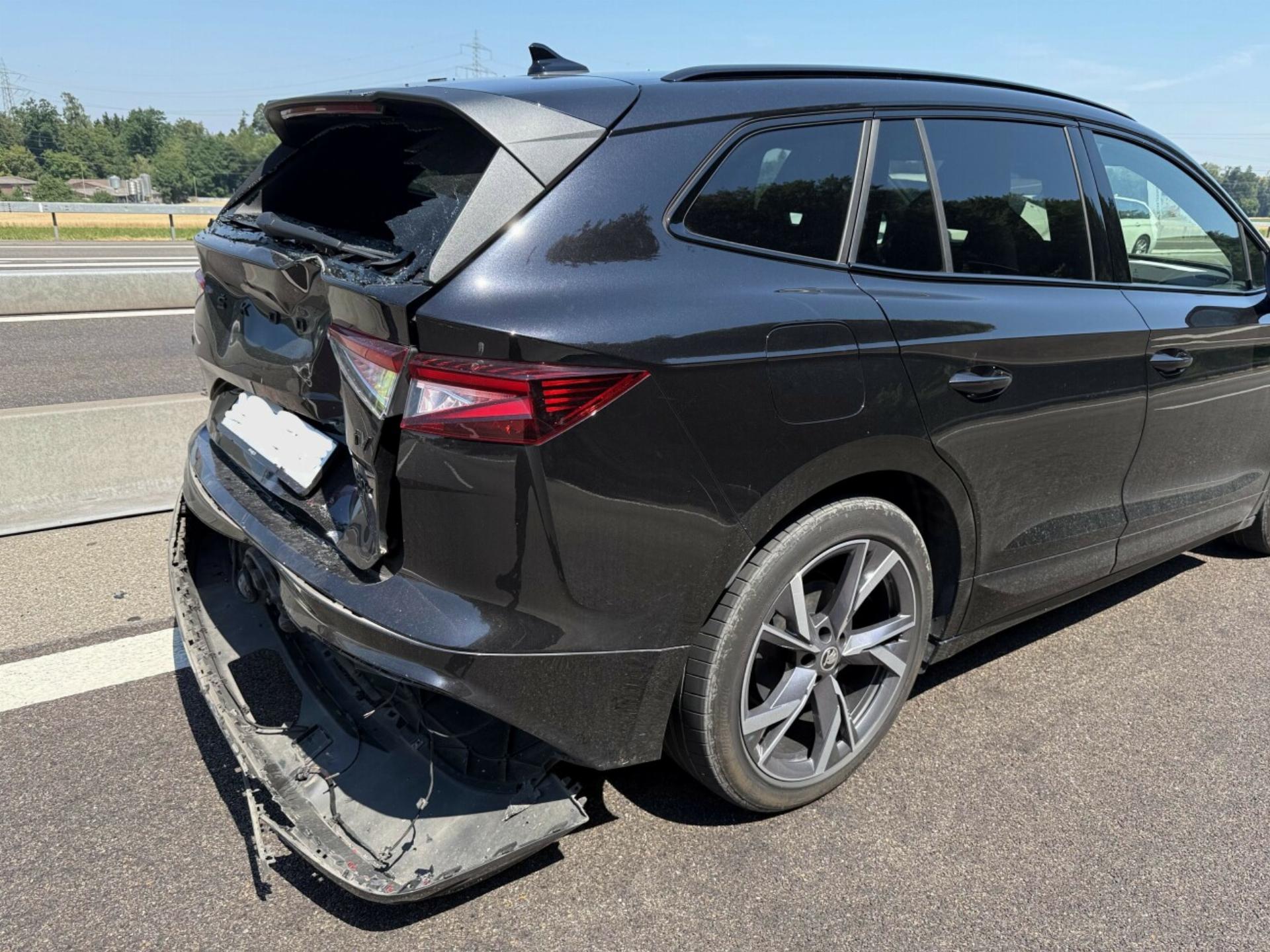 Töff knallt in Auto - Das Bild wird blockiert. – Möglicherweise durch einen aktiven Adblocker.