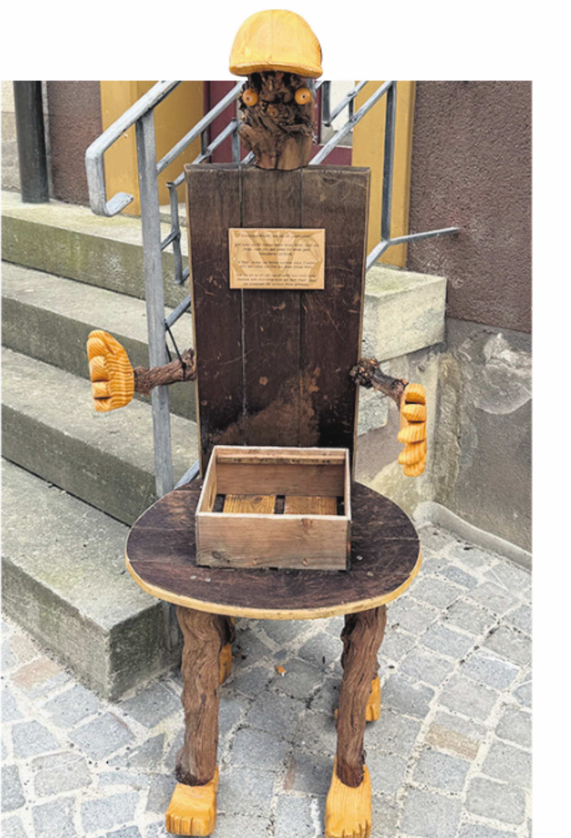 Vernissage der "verrückten Stühle" von Laufenburg  - Das Bild wird blockiert. – Möglicherweise durch einen aktiven Adblocker.