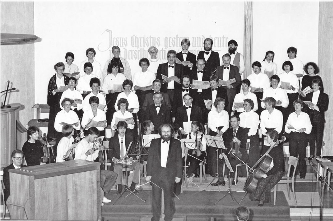 Damals schon mit dabei: Sandor Janko (zweite Reihe, Mitte rechts) bei einem Konzert des reformierten Kirchenchors, etwa im Jahre 1970. Foto: Archivbild, zVg Damals schon mit dabei: Sandor Janko (zweite Reihe, Mitte rechts) bei einem Konzert des reformierten Kirchenchors, etwa im Jahre 1970. Foto: Archivbild, zVg