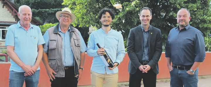 Bei der Verabschiedung: Vizeammann Martin Steinacher (von links), Stadtammann René Leuenberger, Stadtschreiber I Marco Waser, Stadtrat Christian Winter, Stadtrat Dieter Deiss. Foto: zVg