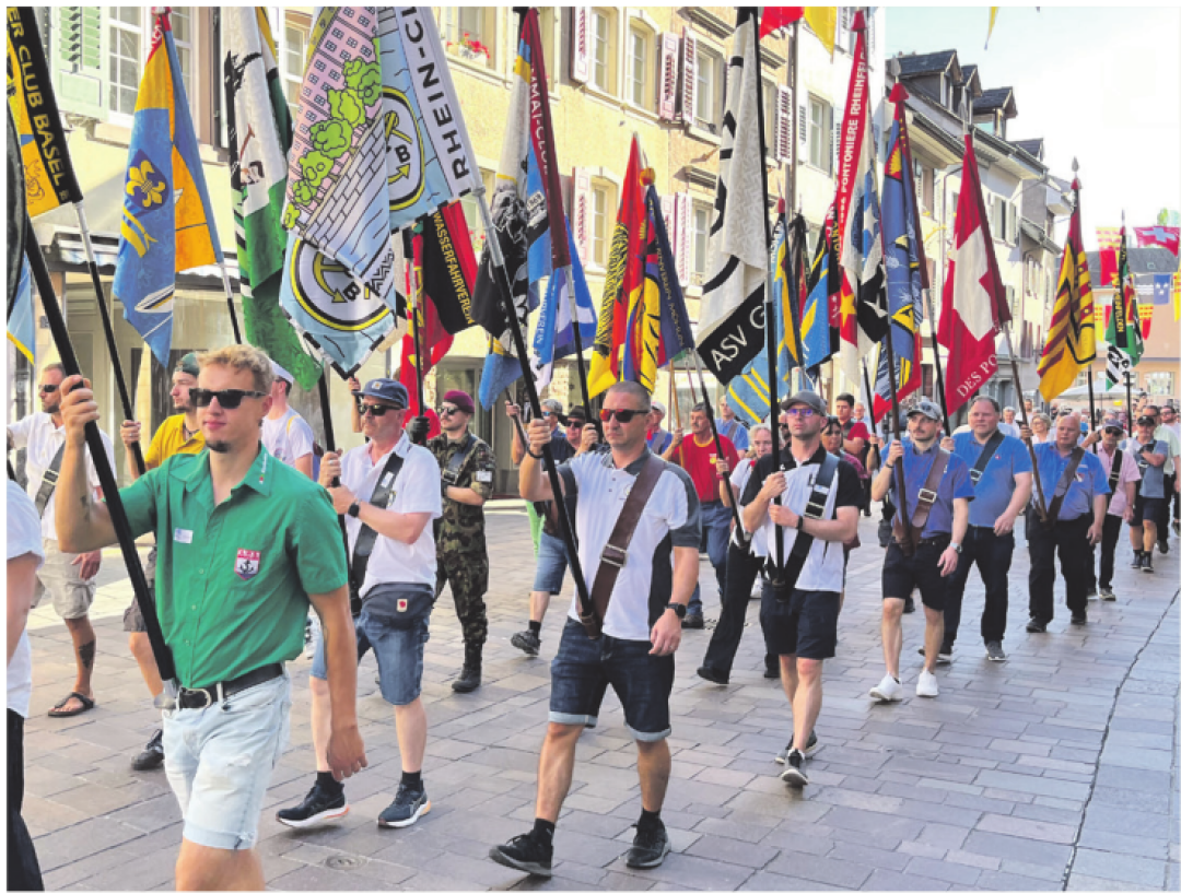 Fahnendelegationen im Städtli Rheinfelden. Foto: Valentin Zumsteg Fahnendelegationen im Städtli Rheinfelden. Foto: Valentin Zumsteg