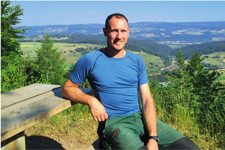 Förster Andreas Bühler ist gern in seinem Revier unterwegs. Foto: Petra Schumacher Förster Andreas Bühler ist gern in seinem Revier unterwegs. Foto: Petra Schumacher