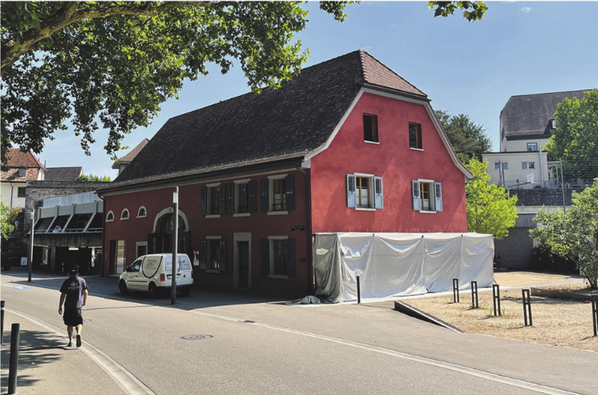 Das Rote Haus muss teilweise saniert werden - Das Bild wird blockiert. – Möglicherweise durch einen aktiven Adblocker.
