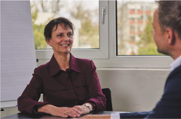 Patricia Buholzer engagiert sich seit zehn Jahren freiwillig als Mentorin für das benevol Tandem. Sie hat in dieser Zeit 13 Stellensuchende begleitet.    Foto: zVg