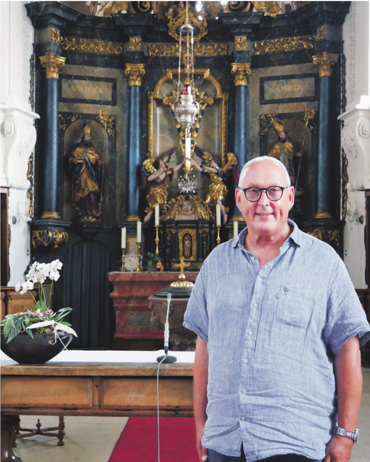 Diakon Andreas Wieland in der barock ausgestatteten St.-Nikolaus-Kirche Herznach. Foto: Michael Gottstein Diakon Andreas Wieland in der barock ausgestatteten St.-Nikolaus-Kirche Herznach. Foto: Michael Gottstein