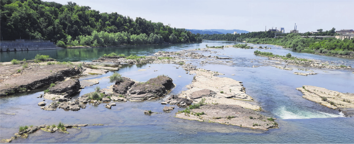 Dem Wasser sieht man die Kraft nicht unmittelbar an.    Fotos: Petra Schumacher