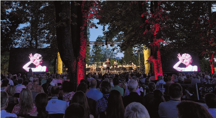 Einzigartiges Ambiente auf dem Inseli: Es ist wieder Zeit für das Open Classics.    Foto: Benno Hunziker