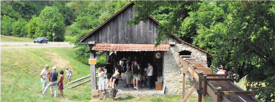 Interessante Aussenposten wie die alte Säge, stiessen bei den Besucherinnen und Besuchern auf grosses Interesse. Fotos: Vreni Weber Interessante Aussenposten wie die alte Säge, stiessen bei den Besucherinnen und Besuchern auf grosses Interesse. Fotos: Vreni Weber
