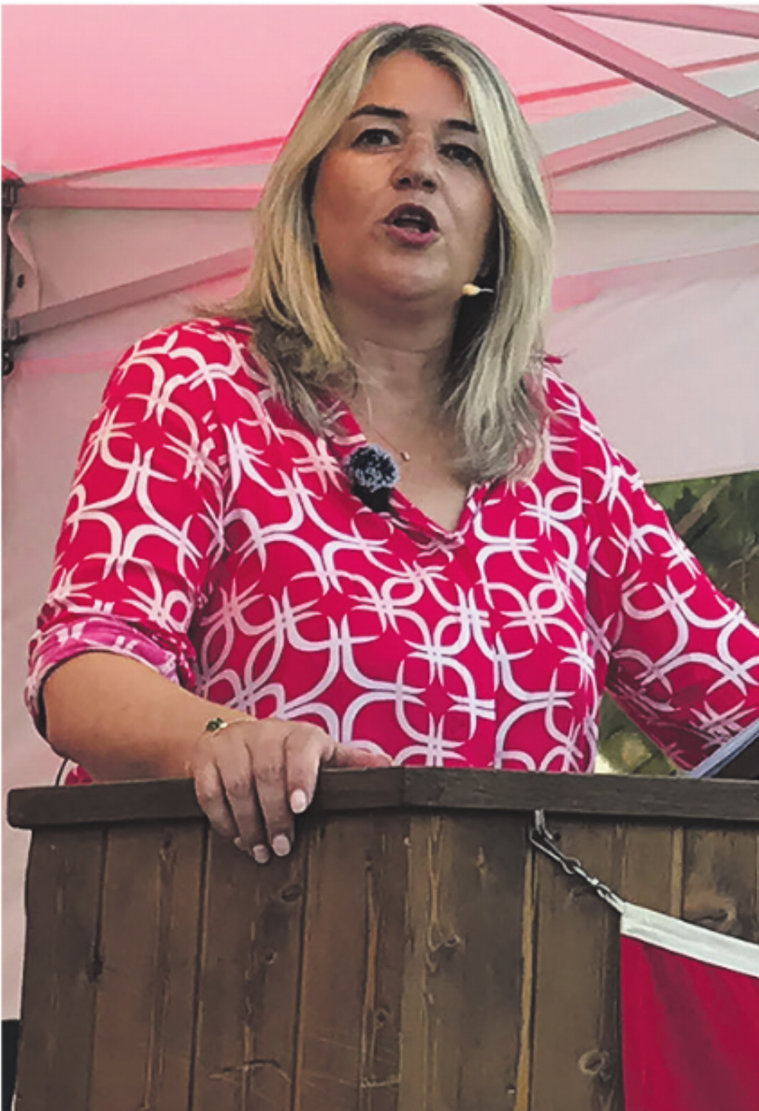 Festrednerin Gaby Gerber sprach über 150 Jahre Feldschlösschen. Festrednerin Gaby Gerber sprach über 150 Jahre Feldschlösschen.